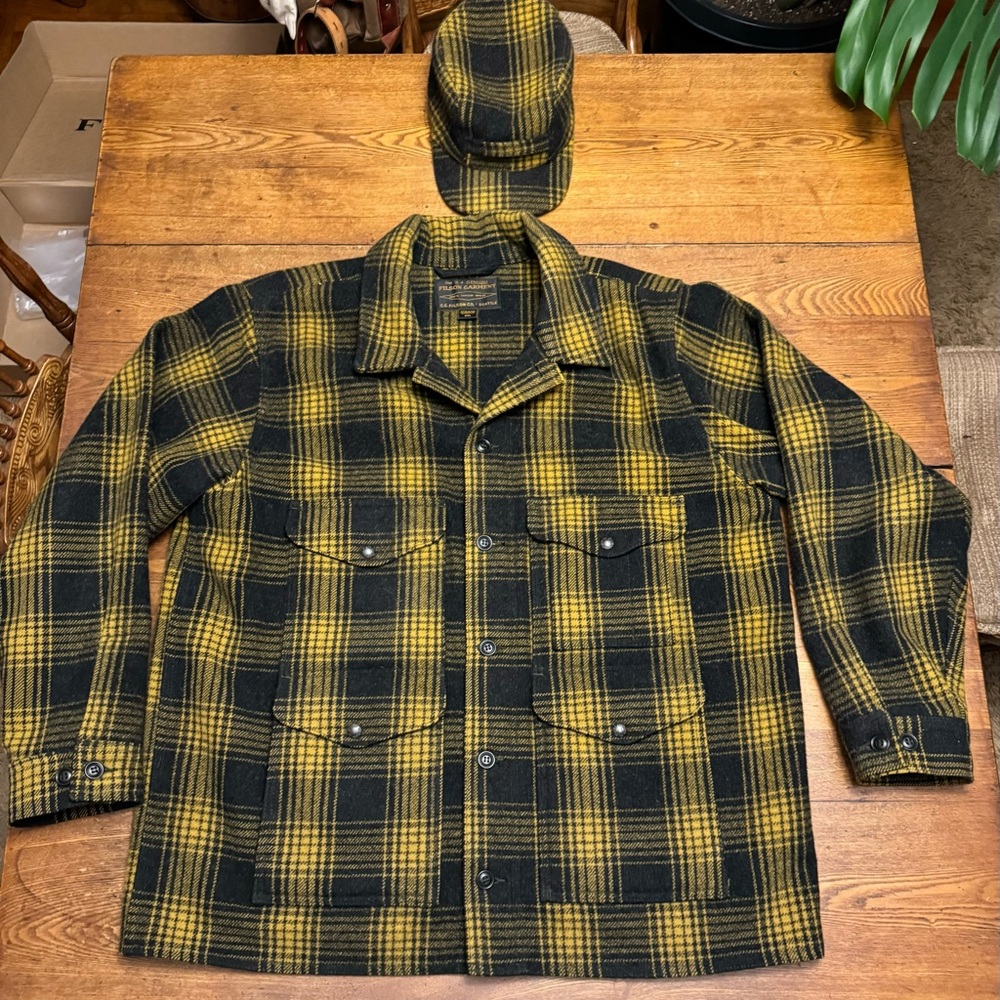 Filson Mackinaw cruiser XXL with matching XL Mackinaw wool cap. Gold Ochre Ombre